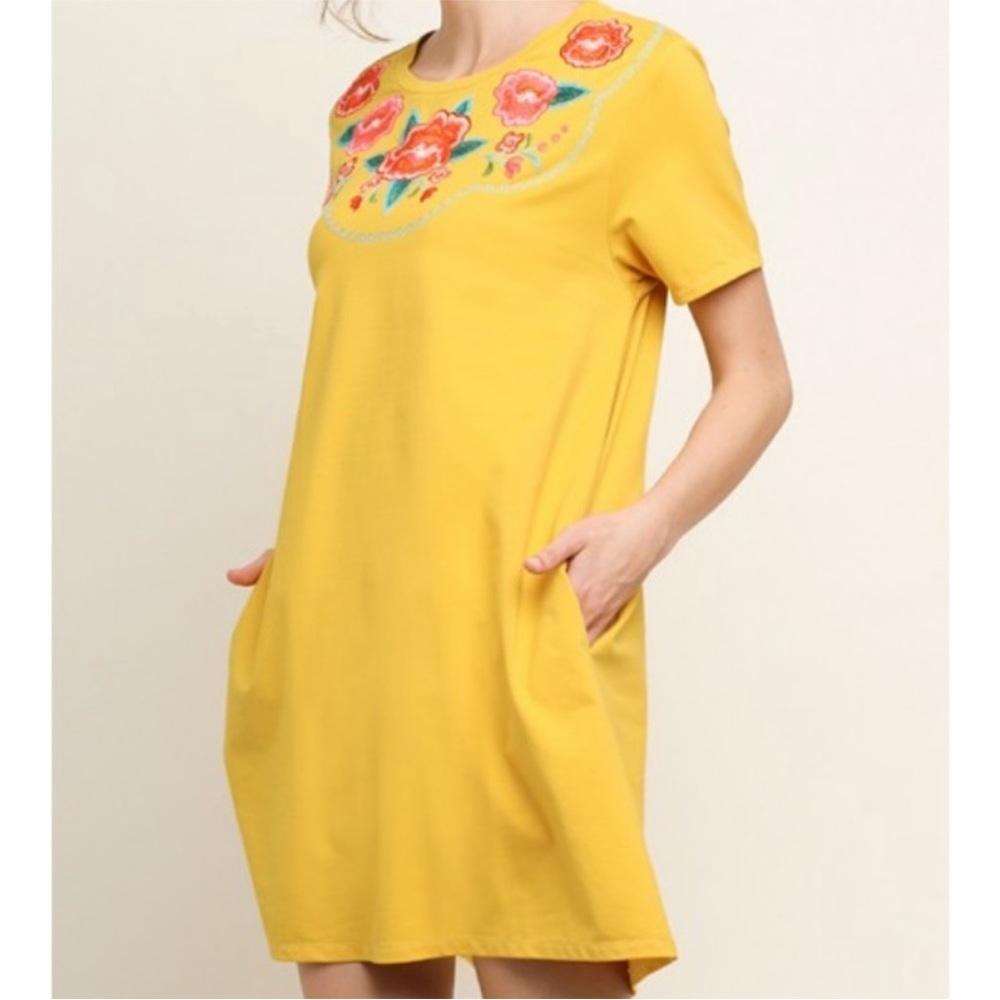 NWT umgee embroidered floral tunic or dress  size medium